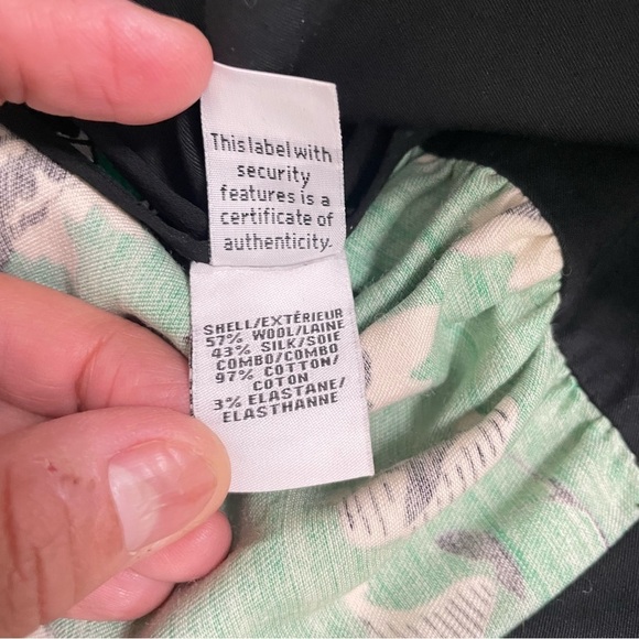 DVF Diane Von Furstenberg
Claire Green Floral Minis Skirt
Size 10 - Picture 13 of 16